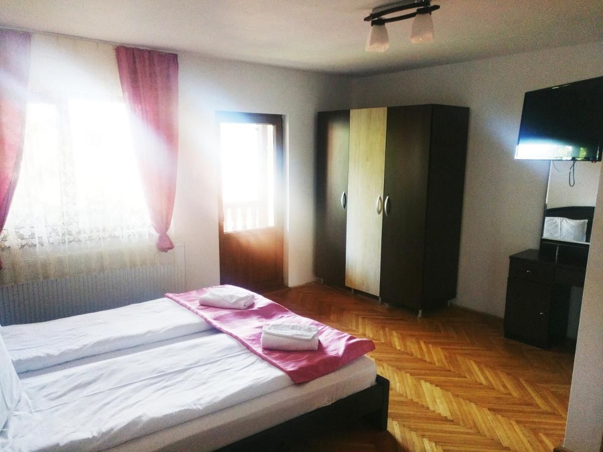 Отель Bianca House Буштени-30