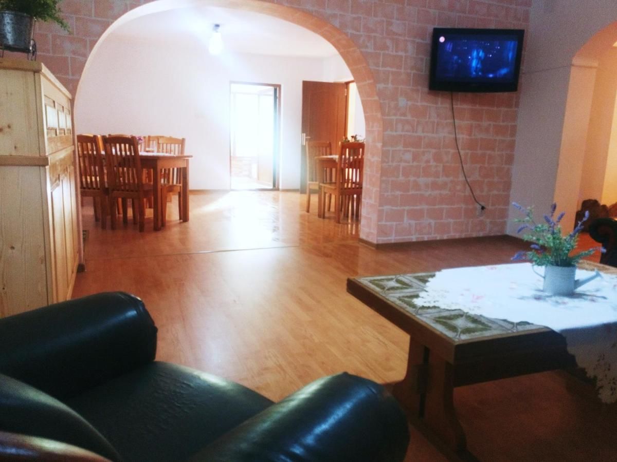 Отель Bianca House Буштени-36