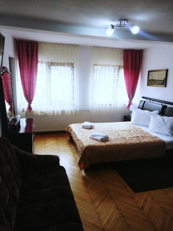 Отель Bianca House Буштени-41